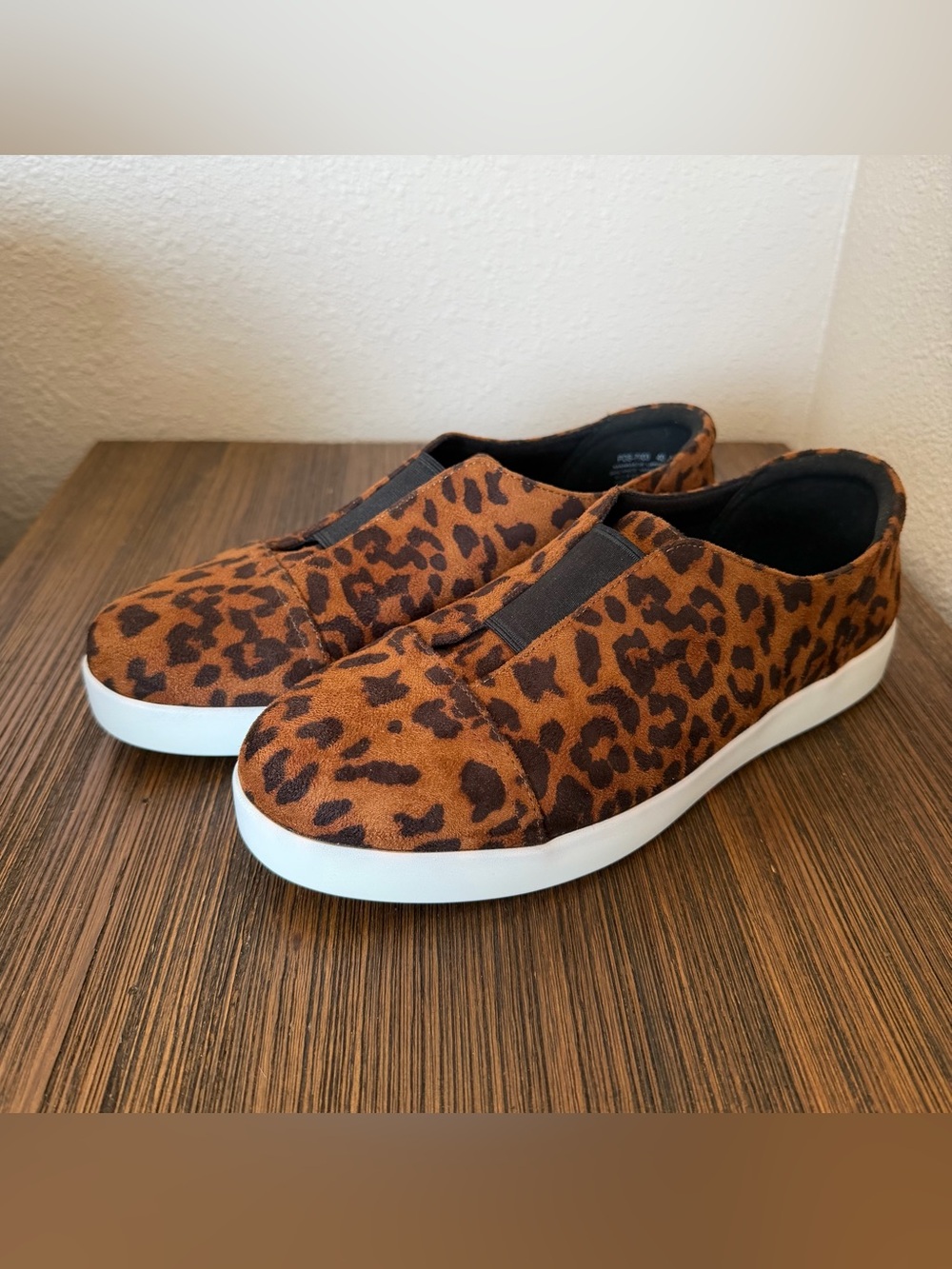 Alegria women’s 10 cheetah slip-on sneakers slip resistant academia preppy twee